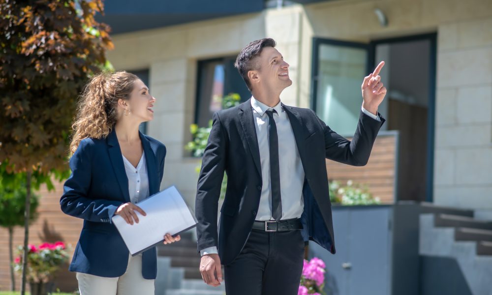 Jones AUR Commercial Real Estate image for investors